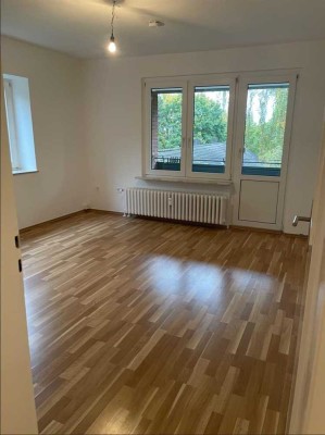 ***GERÄUMIGE 3-ZIMMER WOHNUNG MIT BALKON***