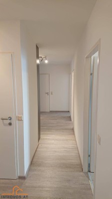 Loggia+Drei Zimmer Wohnung