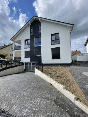 Moderne 4-Zimmer-Neubauwohnung mit Wallbox & Aussicht