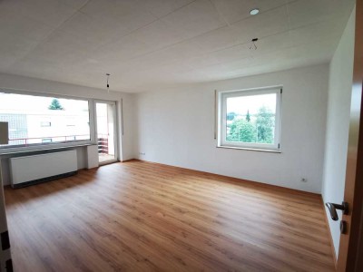 Schöne und modernisierte 3-Zimmer-Wohnung mit Balkon/Tiefgarage in Lindenberg Im Allgäu