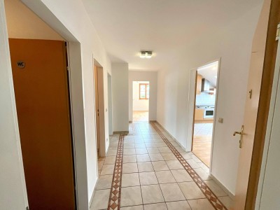 NEUER PREIS! Geräumige 3-Zi.-Wohnung mit Balkon/Loggia in ruhiger Lage von Obertrum