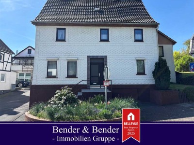 ***Preisreduzierung***
Renovierungsbedürftiges, denkmalgeschütztes Zweifamilienhaus mit Garten im Z