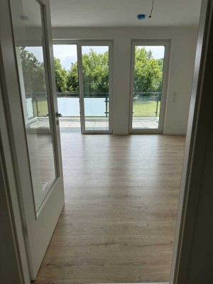 Barrierefreie 2-Raum-Wohnung mit gehobener Innenausstattung und Balkon in Schöneiche bei Berlin