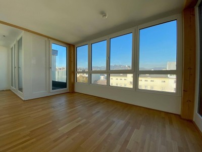 Coole 2-Raum Dachgeschoßwohnung mit 2 Terrassen und Klimaanlage!Nahe Kunstuni!