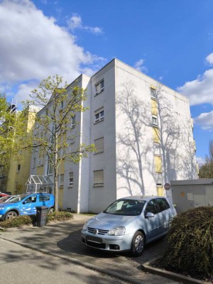 gut geschnittene 3-Zi-Wohnung mit herrlichem Ausblick