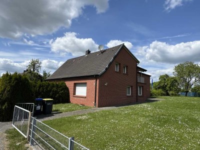 Einfamilienhaus mit großem Garten