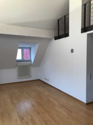 Ansprechende und neuwertige 3-Raum-Maisonette-Wohnung mit geh. Innenausstattung mit EBK