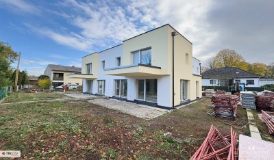 NEU! ++ ERSTBEZUG ++ SCHÜSSELFERTIG ++ 152,50 m² ++ 5 ZIMMER + 2 BALKONE + TERRASSE + EIGENGARTEN + 2 PKW Stellplätze ++