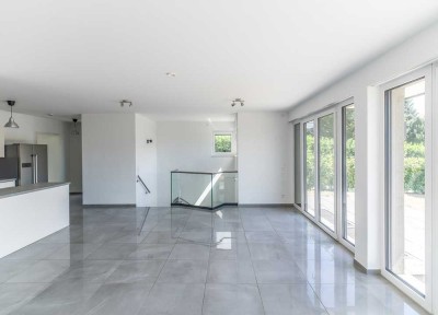 NEU *Paul & Partner* NEUBAU MIT EIGENEM GARTEN - SOFORT ! PERFEKT FÜR PAARE !