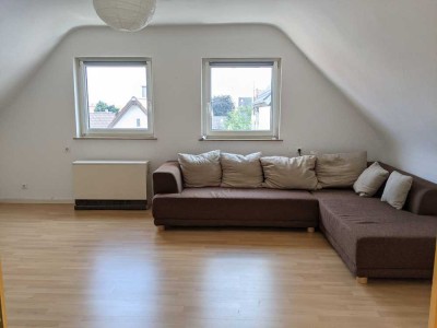 Ruhige großzügige 1,5-Zimmer-DG-Wohnung in S-Zuffenhausen
