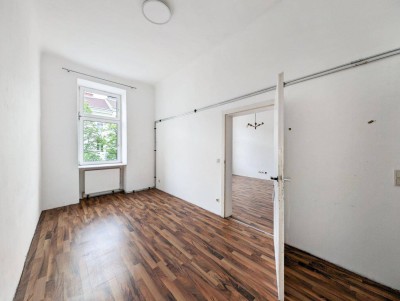 ++Q18++ sanierungsbedürftige 2-Zimmer Altbauwohnung, viel Potenzial