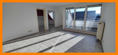 RESERVIERT: lichtdurchflutet! DG-Wohnung mit Loggia