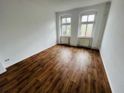 ** Besichtigung: Do., 16.10. um 18:40 Uhr** Helle 2 Zi-Balkon-Whg im schönen Eberswalde!