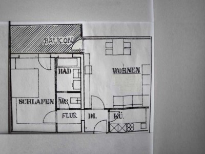 Sonnige, gepflegte 2-Zimmer-Wohnung mit Balkon und Einbauküche in Neu- Ulm Stadtmitte
