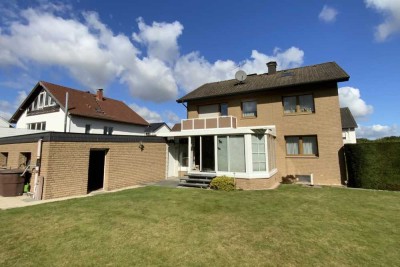 Baugrundstück und Wintergarten inklusive!