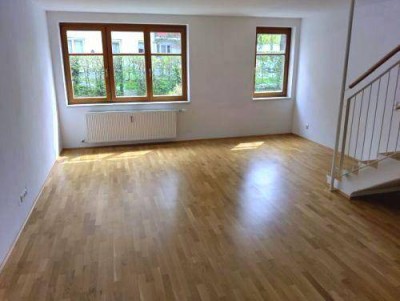 Ruhige 3 ZIMMER-Maisonette + Balkon 5,5m² + extra Küche möbliert + TG-Platz + nähe Campus TU-Inffeld
