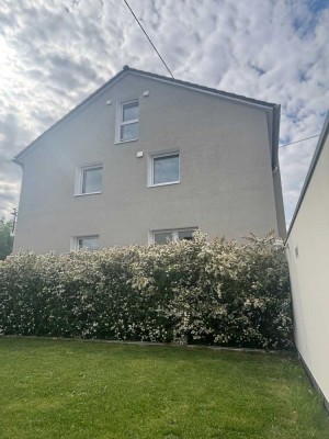 Erstbezug nach Sanierung mit Balkon und EBK: Exklusive 1-Zimmer-Wohnung mit geh. Innenausstattung