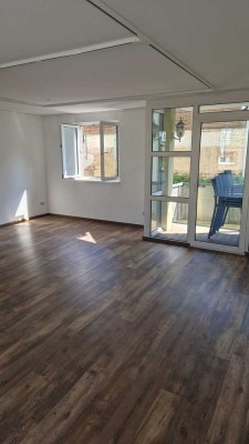 Schöne 2-Zimmer-EG-Wohnung mit Balkon zentral gelegen in Schwetingen