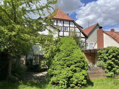 Großzügiges Wohn- und Geschäftshaus mit historischem Charme