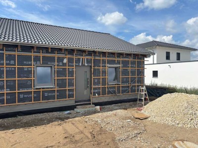 Frisch fertiggestellte DHH in Katzdorf-Erstbezug