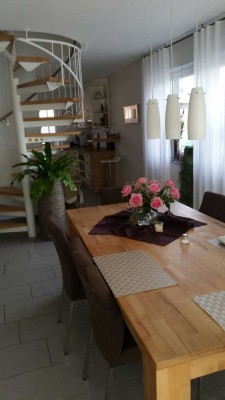 Schöne 3-Zimmer- Maisonette-Wohnung mit großer Terrasse, Aufzug, zentrumsnahe und ruhige Lage