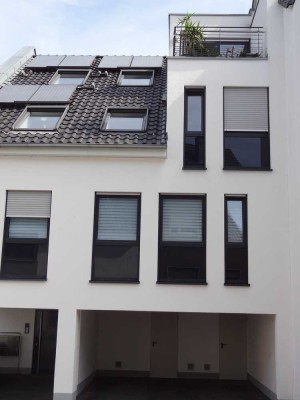 Außergewöhnliche DG-Maisonette-Wohnung mit Dachterrasse und 2 Bädern - Brühl-Badorf (KfW-70-Haus))