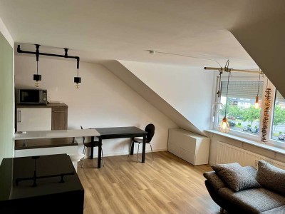 Möbelierte Dachgeschosswohnung im Herzen von Dormagen