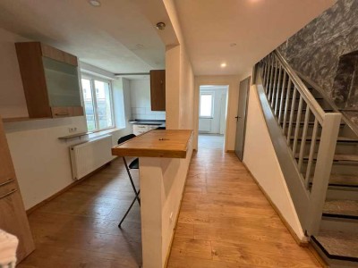 Attraktive 3-Zimmer-Maisonettewohnung mit Balkon, Gartennutzung und EBK in Sülzetal