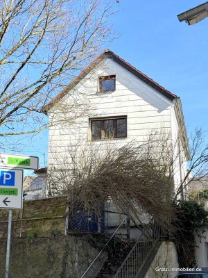 Schön geschnittenes Ein/Mehrfamilienhaus voll vermietet in Altötting