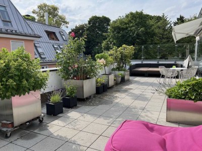 Stil trifft Exklusivität: Provisionsfreies Penthouse in Altbogenhausen wandelbarer Raumaufteilung