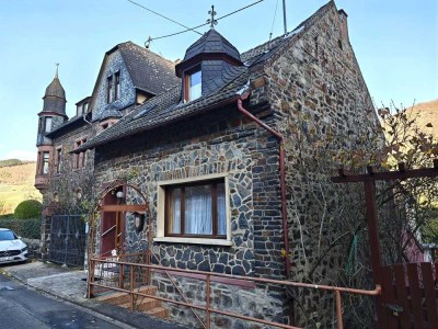 Trechtingshausen - Gepflegtes Einfamilienhaus in direkter Rhein-Strand Nähe mit Bruchsteinfassade