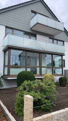 Geräumige sanierte Doppelhaushälfte mit Wintergarten & Familienkomfort