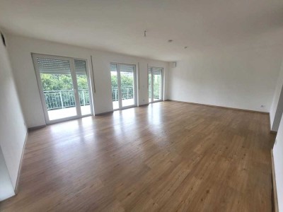 Neuwertige 4-Zimmer-Wohnung mit großem Balkon in Gaimersheim