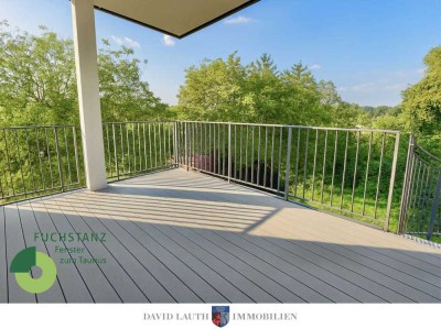 SEHR GROßZÜGIGE UND RUHIGE 3-ZIMMER-WOHNUNG MIT 2 BALKONEN & RUNDUMBLICK AUF DEN TAUNUS & INS GRÜNE