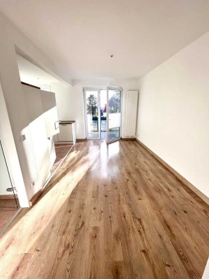 Lichtdurchflutete Wohnung mit Balkon und EBK in Essen- Holsterhausen, Nähe Uniklinikum