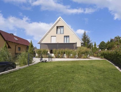 Traumhafte, neuwertige DHH mit Garten und 2 Stellplätzen  in 79211 Denzlingen