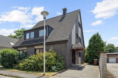 Gemütliches Zweifamilienhaus mit großem Garten und zusätzlich ausgebautem Dachgeschoss!
