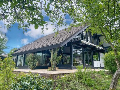 DAVINCI Wohnhaus mit Charakter in bester Wohnlage mit Doppelgarage auf tollem Grundstück