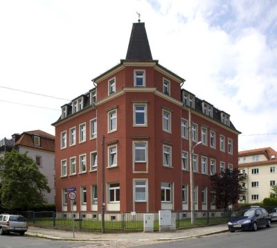 Wohnung mit riesiger Küche lädt zum verweilen ein