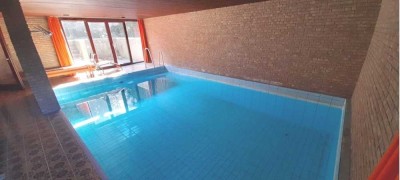 Architektenhaus mit Schwimmbad , Sauna und Garage  in Zetel zu verkaufen.