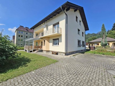 Zweifamilienhaus, Schubertgasse, in bester Lage, 806 m2 Grund, neues Kaltdach, neue gedämmte Fassade.