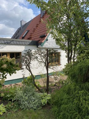 Sehr gepflegte Doppelhaushälfte in der Lerchenbergsiedlung