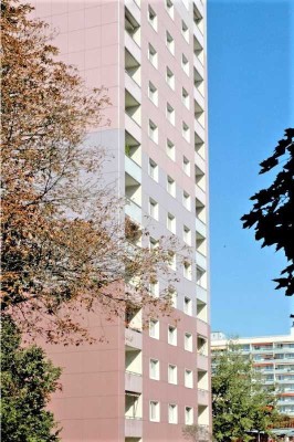 Erstbezug nach Sanierung: zentral gelegene 2-Zimmer-Wohnung mit Balkon in Elbnähe