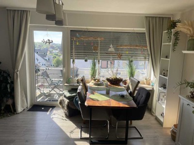 Ansprechende 4-Zimmer-Maisonette-Wohnung mit Balkon in Wermelskirchen-Dabringhausen