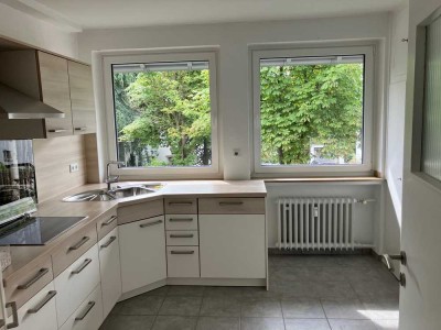 Freundliche und modernisierte 2-Raum-Wohnung mit gehobener Innenausstattung mit Balkon in Hattingen