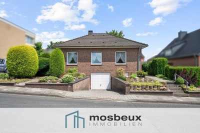 Freistehender und äußerst gepflegter Bungalow mit pflegeleichtem Grundstück in zentraler Wohnlage