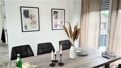 Moderne 2 Zimmerwohnung mit Einbauküche, Balkon und Garage
