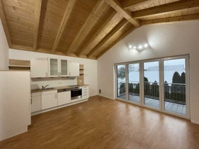 Schöne 2-Zimmer-Wohnung mit gehobener Innenausstattung mit Balkon und Einbauküche in Ernsgaden