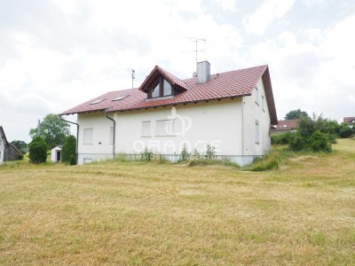 ** Interessantes Objekt in Bodenseenähe auf 
                          ca. 80 ar Bauland **