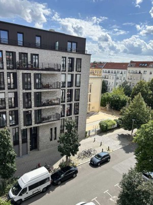 Schöne helle Altbauwohnung mit zwei Süd-Balkonen im beliebten Gleimviertel